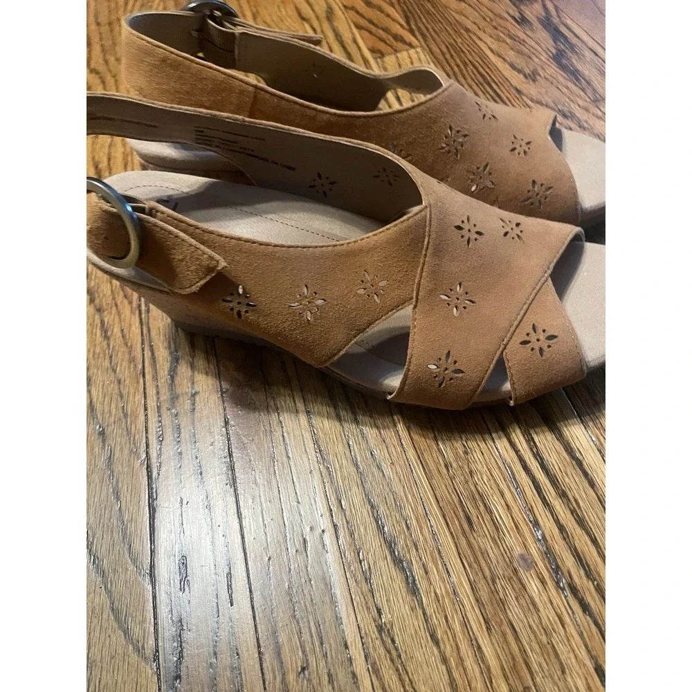 Earth Shoes Tan Suede Perforated‎ Wedge Slingback Sandals Women 8